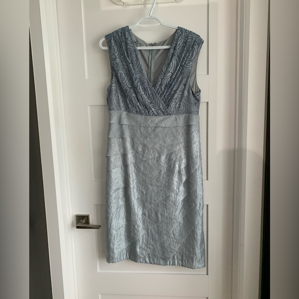 Elegant Gray Sleeveless Dress
